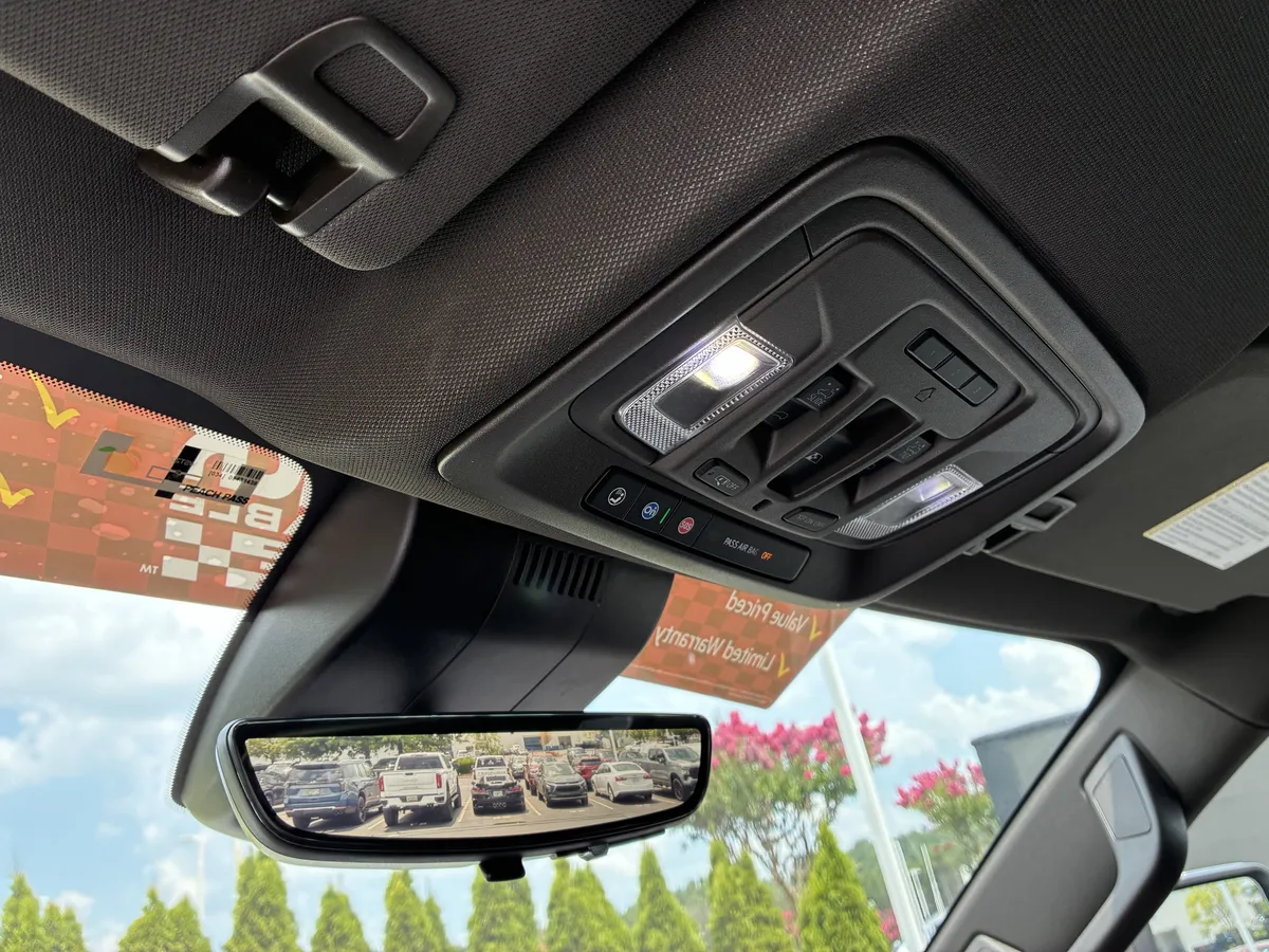 2024 GMC Sierra 3500 HD Denali DRW thumbnail 36