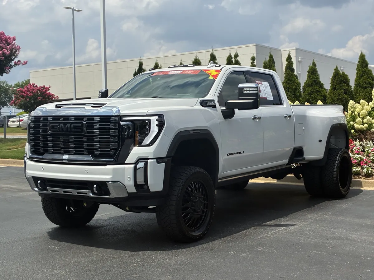 2024 GMC Sierra 3500 HD Denali DRW thumbnail 6