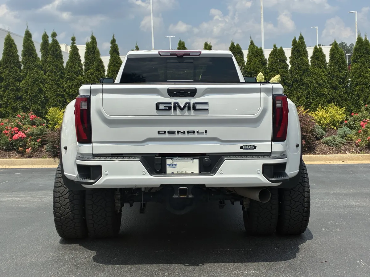 2024 GMC Sierra 3500 HD Denali DRW thumbnail 9