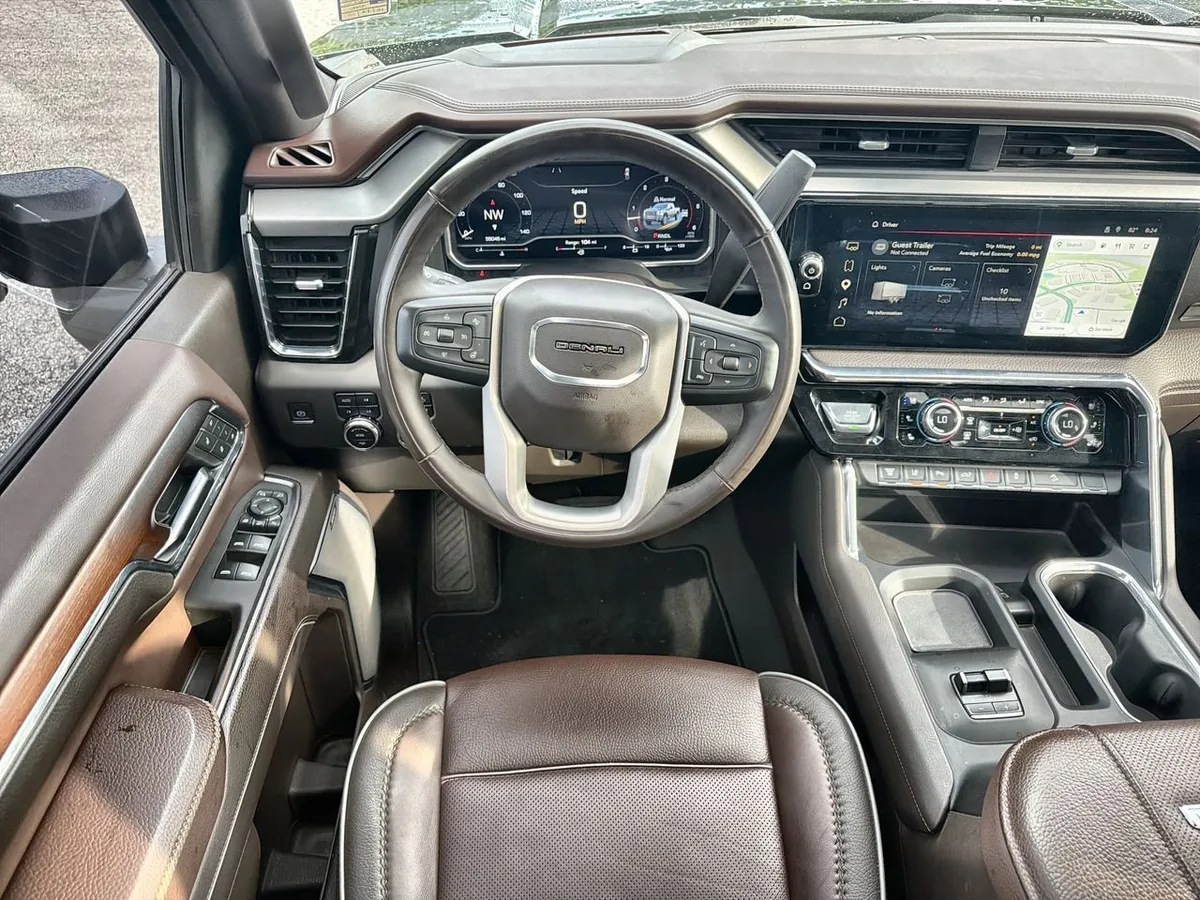 2024 GMC Sierra 3500 HD Denali thumbnail 10