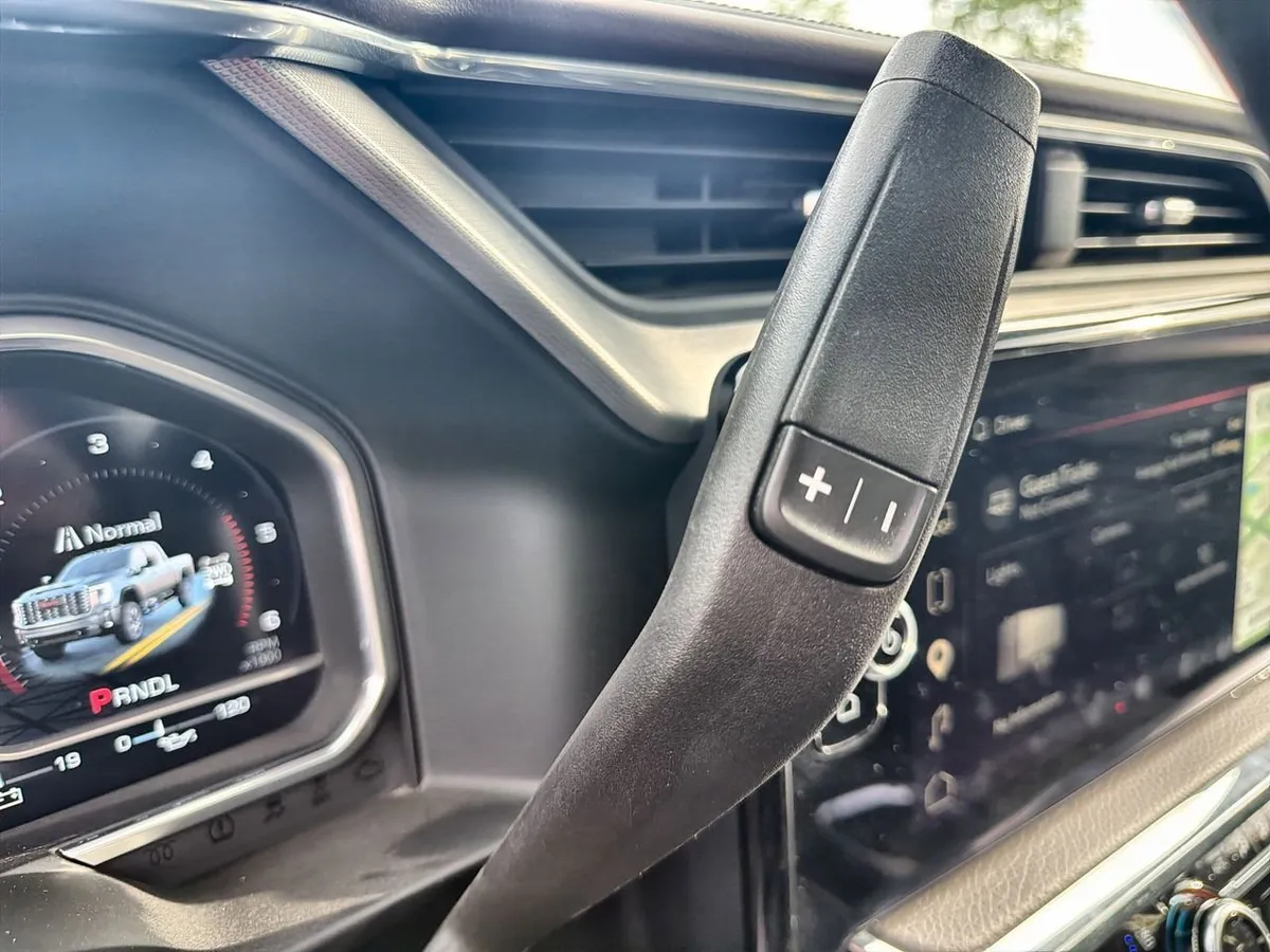 2024 GMC Sierra 3500 HD Denali thumbnail 14