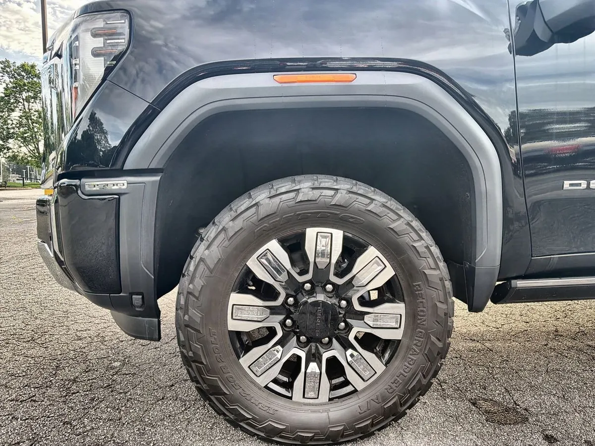 2024 GMC Sierra 3500 HD Denali thumbnail 28