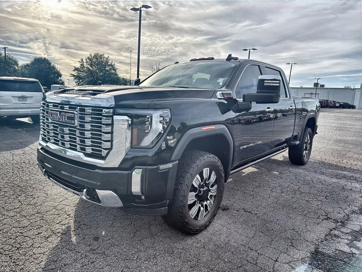 2024 GMC Sierra 3500 HD Denali thumbnail 4