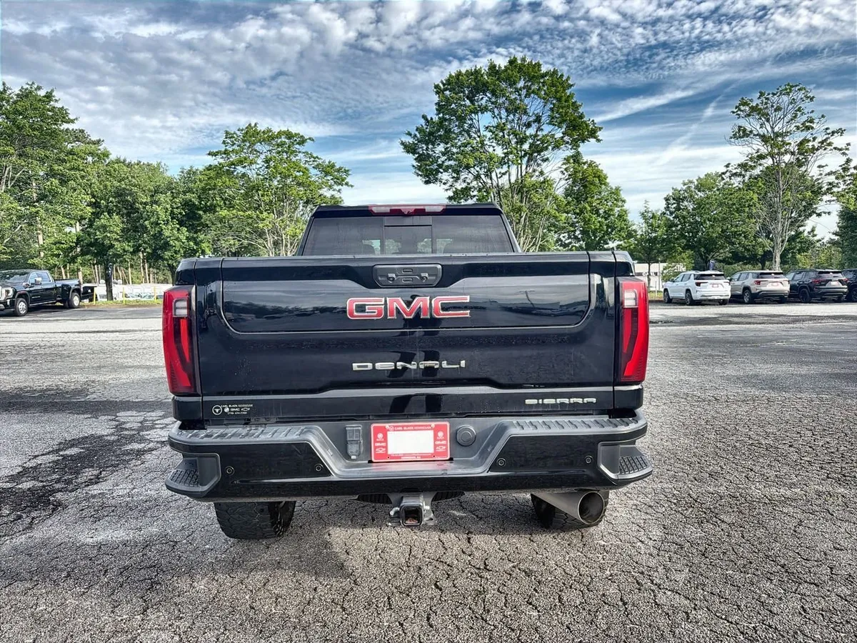 2024 GMC Sierra 3500 HD Denali thumbnail 7