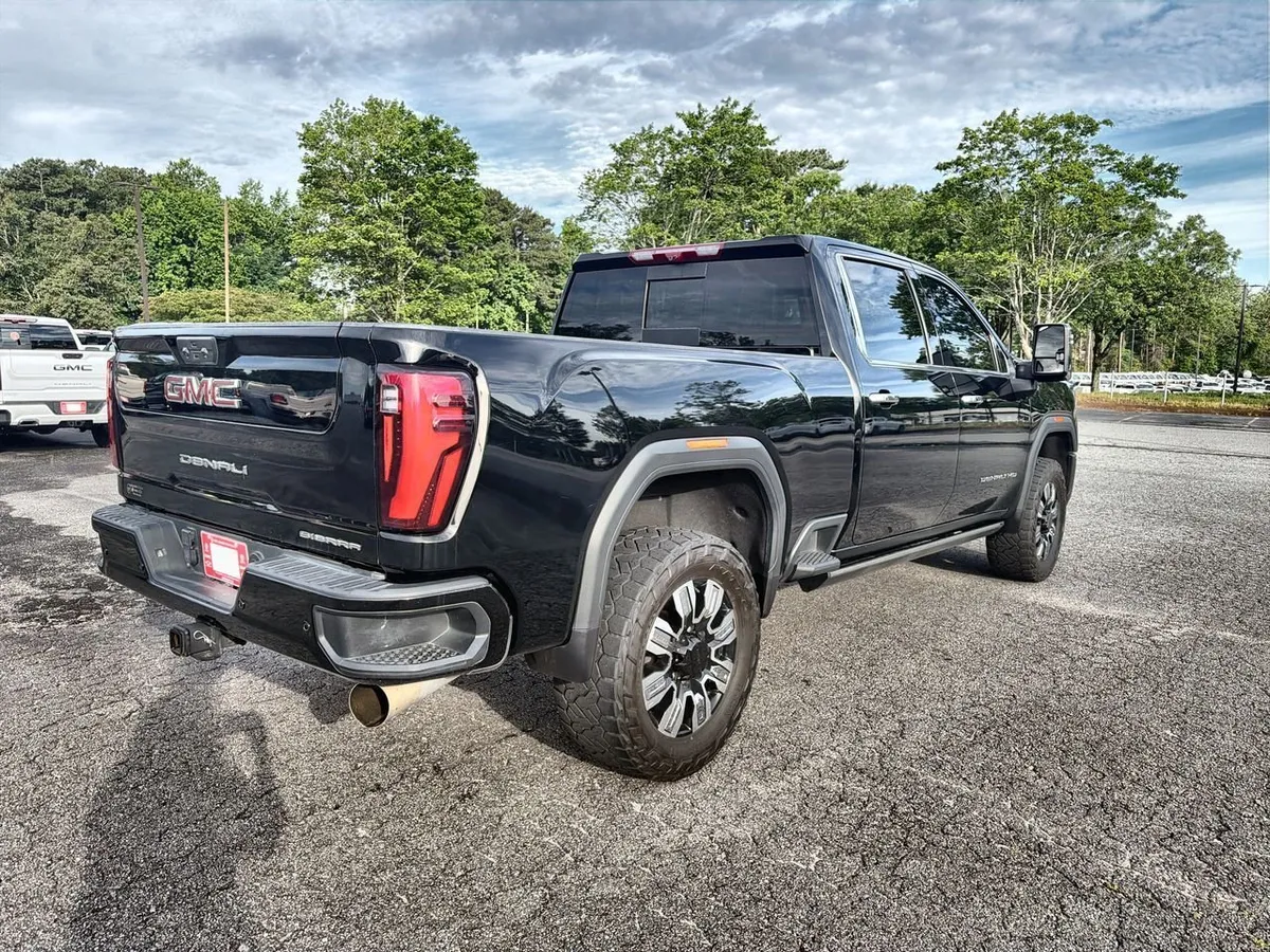 2024 GMC Sierra 3500 HD Denali thumbnail 8