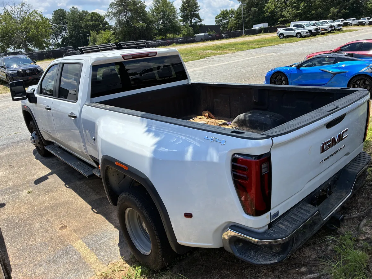 2024 GMC Sierra 3500 HD Pro DRW thumbnail 6