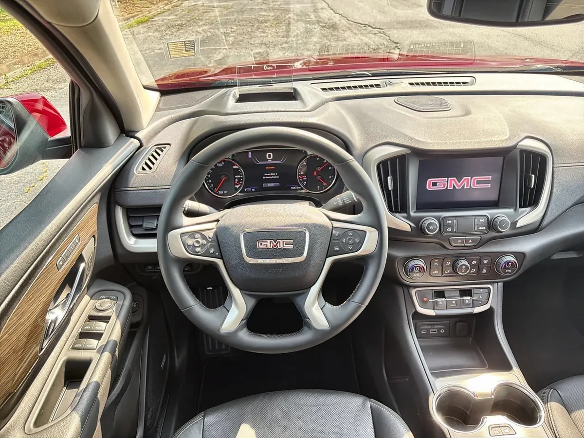 2024 GMC Terrain Denali thumbnail 10