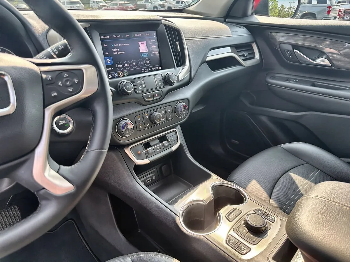 2024 GMC Terrain Denali thumbnail 11