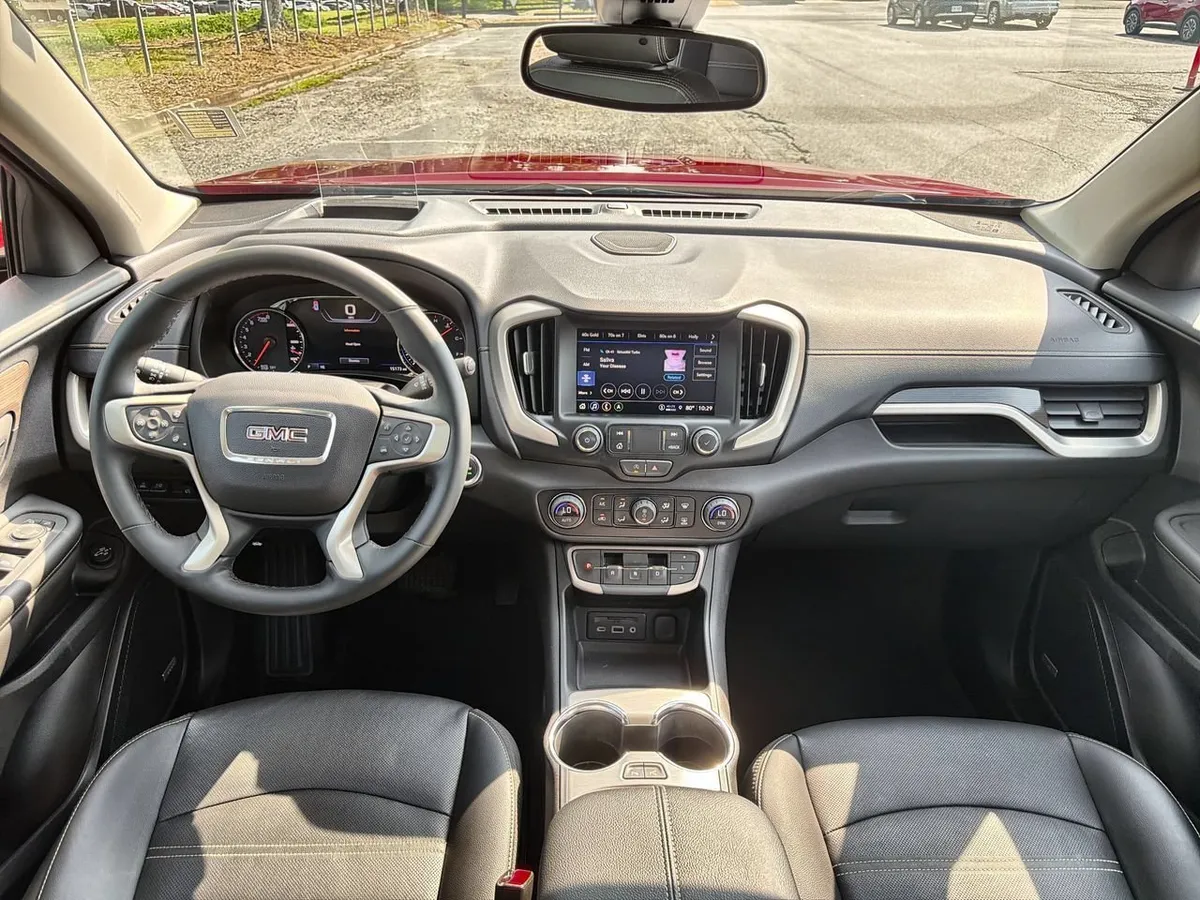 2024 GMC Terrain Denali thumbnail 17