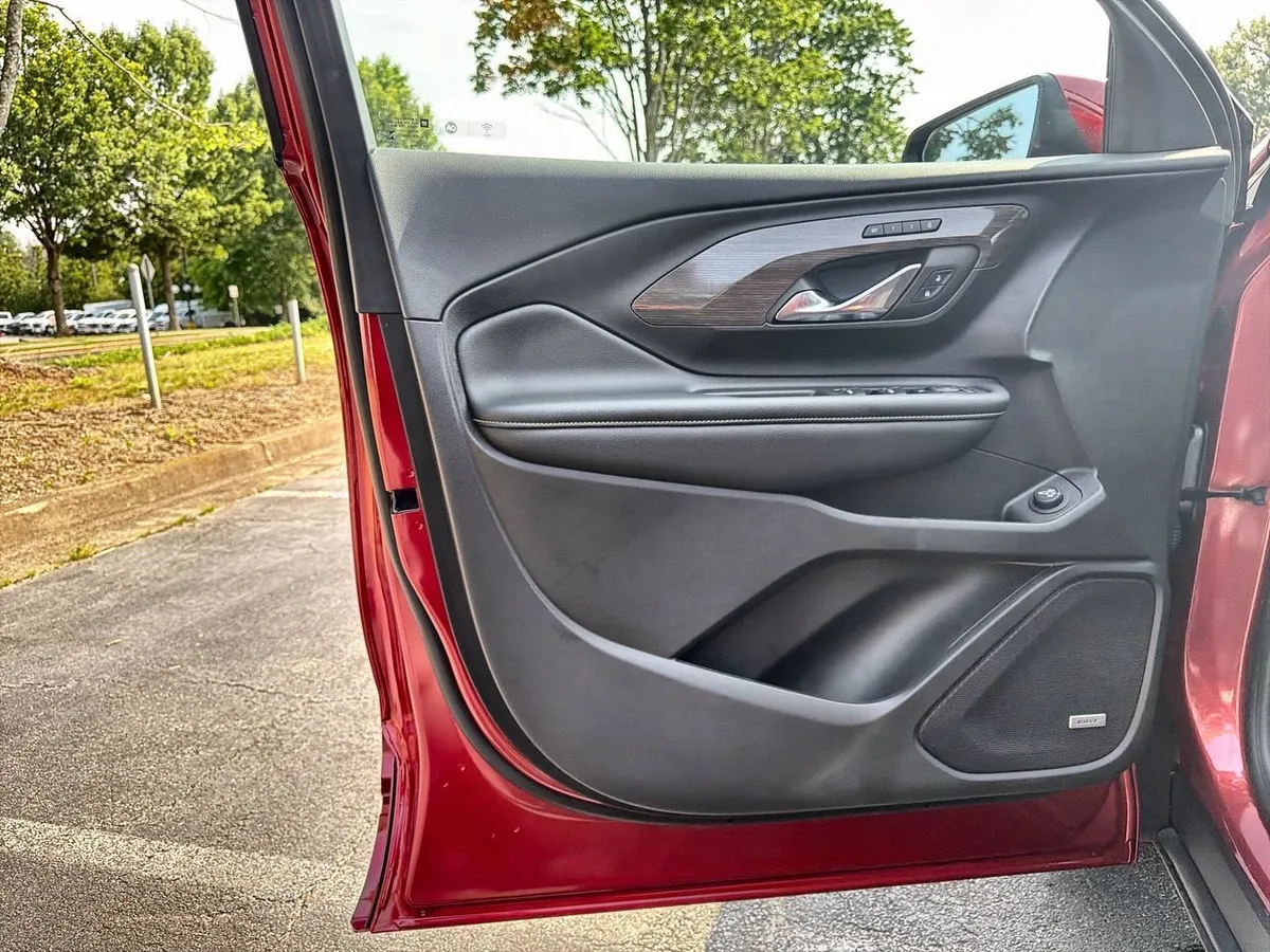 2024 GMC Terrain Denali thumbnail 18