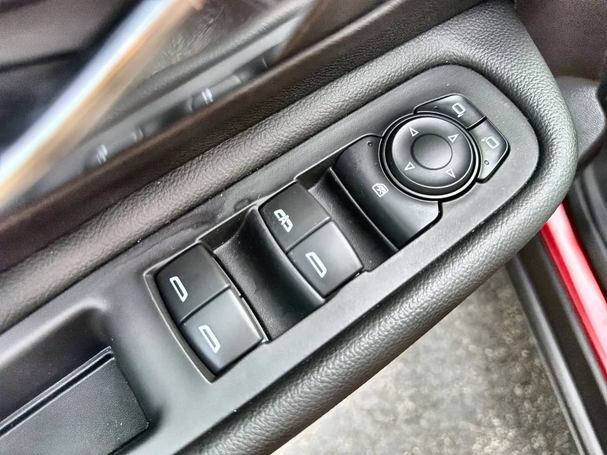 2024 GMC Terrain Denali thumbnail 19