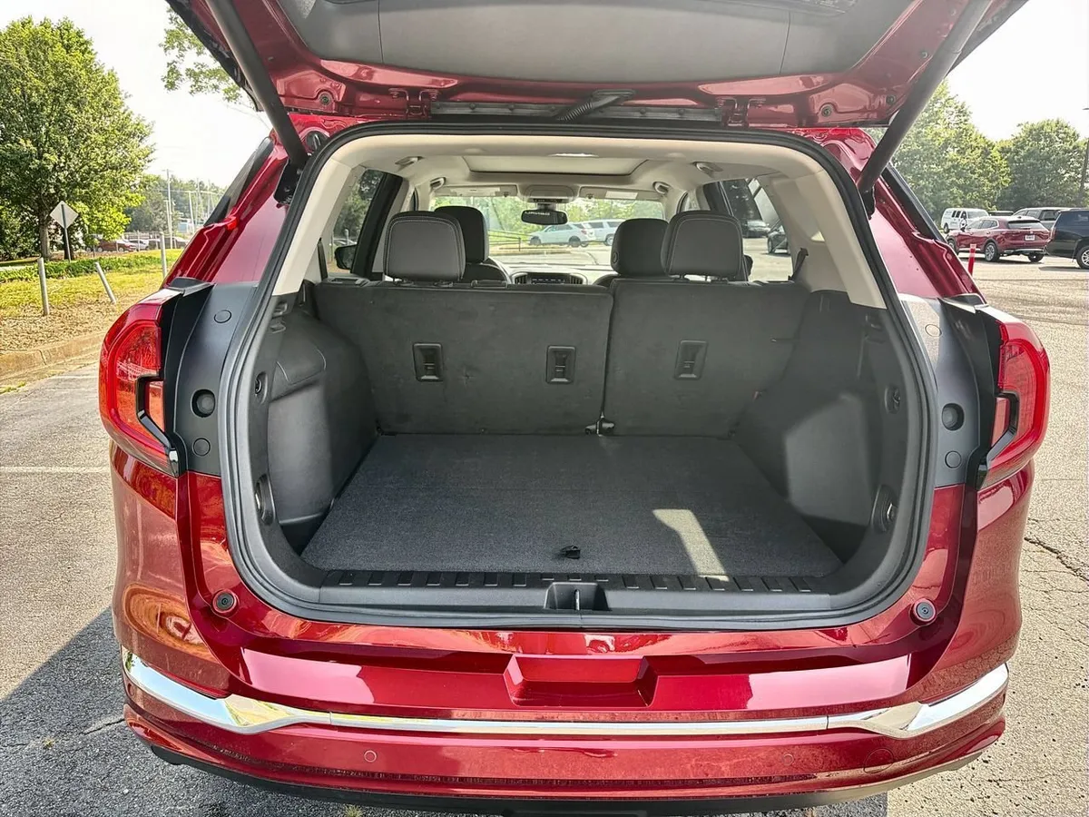 2024 GMC Terrain Denali thumbnail 21