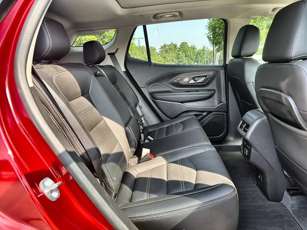 2024 GMC Terrain Denali thumbnail 22