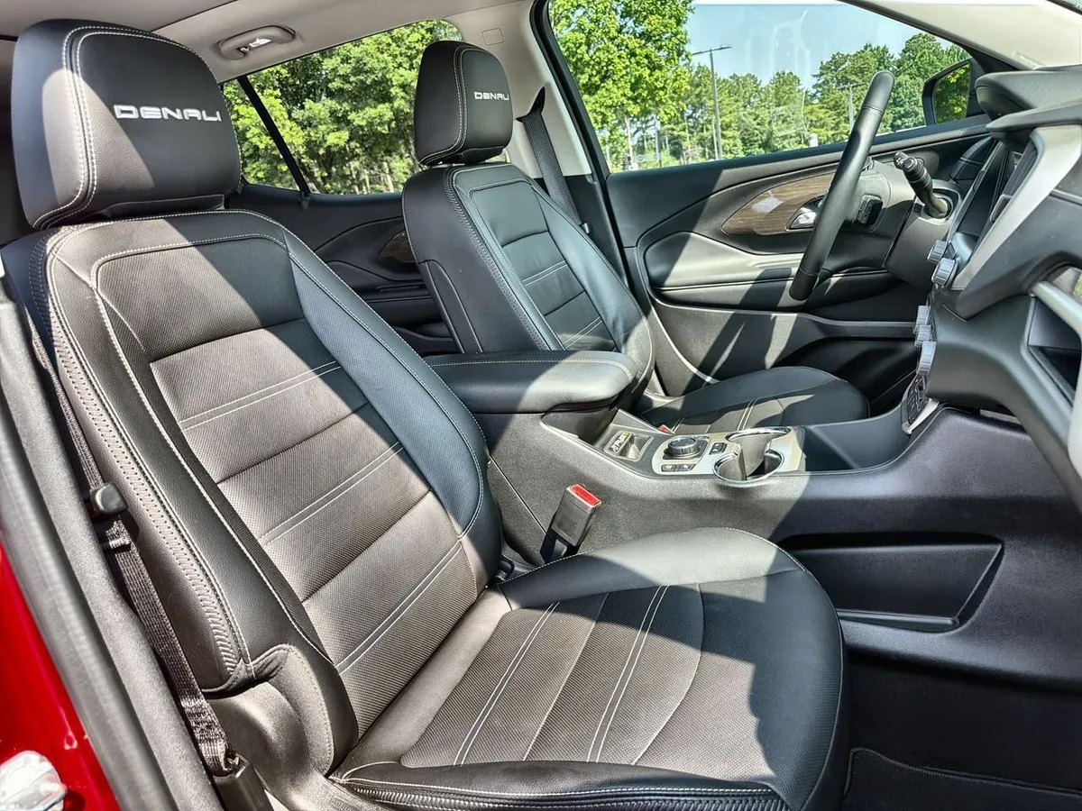 2024 GMC Terrain Denali thumbnail 23