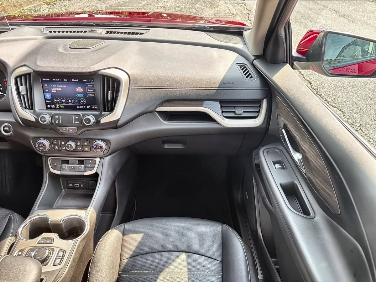 2024 GMC Terrain Denali thumbnail 24