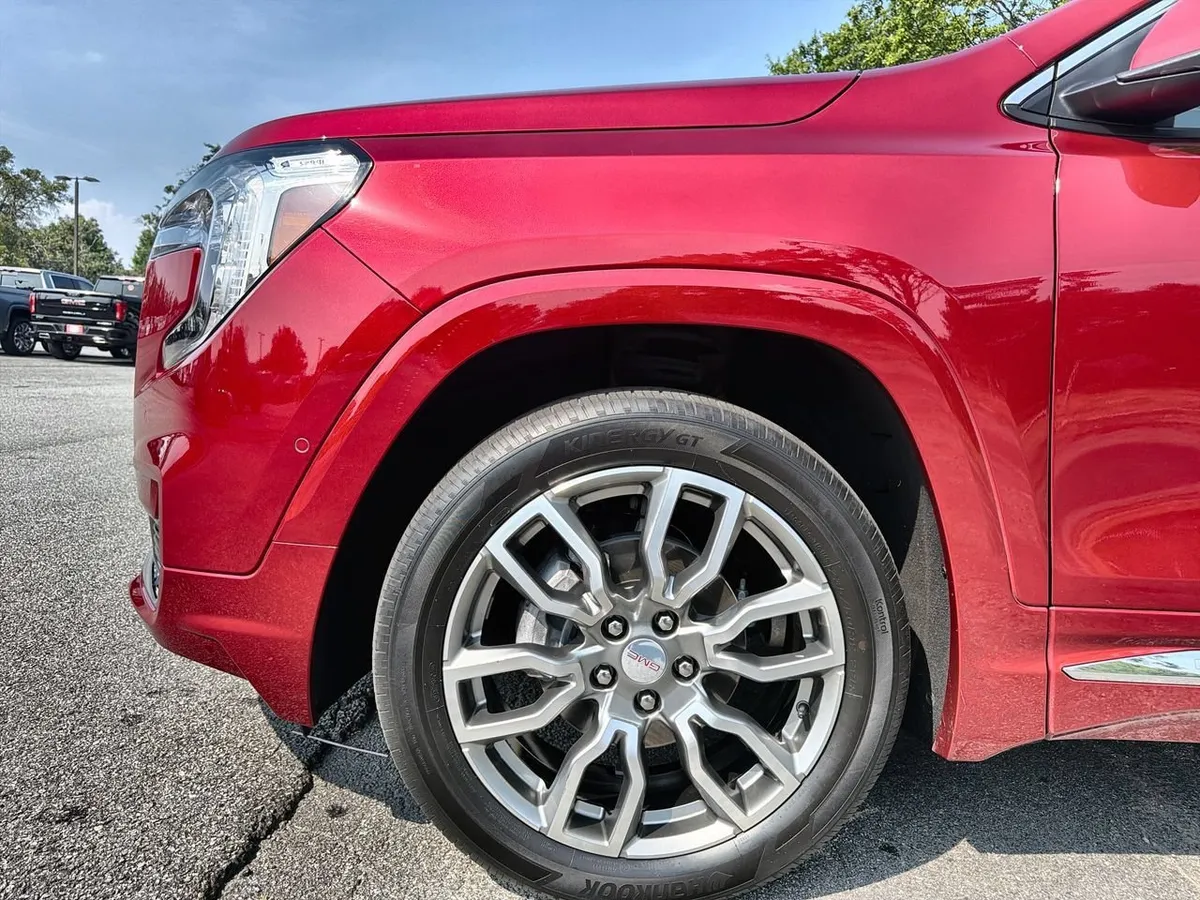 2024 GMC Terrain Denali thumbnail 28