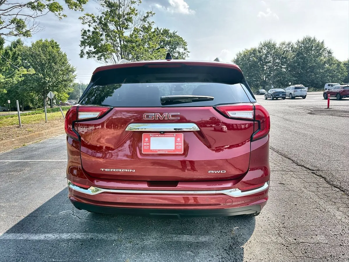 2024 GMC Terrain Denali thumbnail 7
