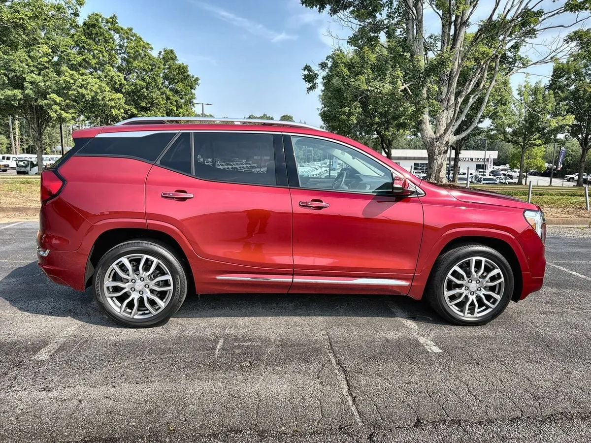 2024 GMC Terrain Denali thumbnail 9