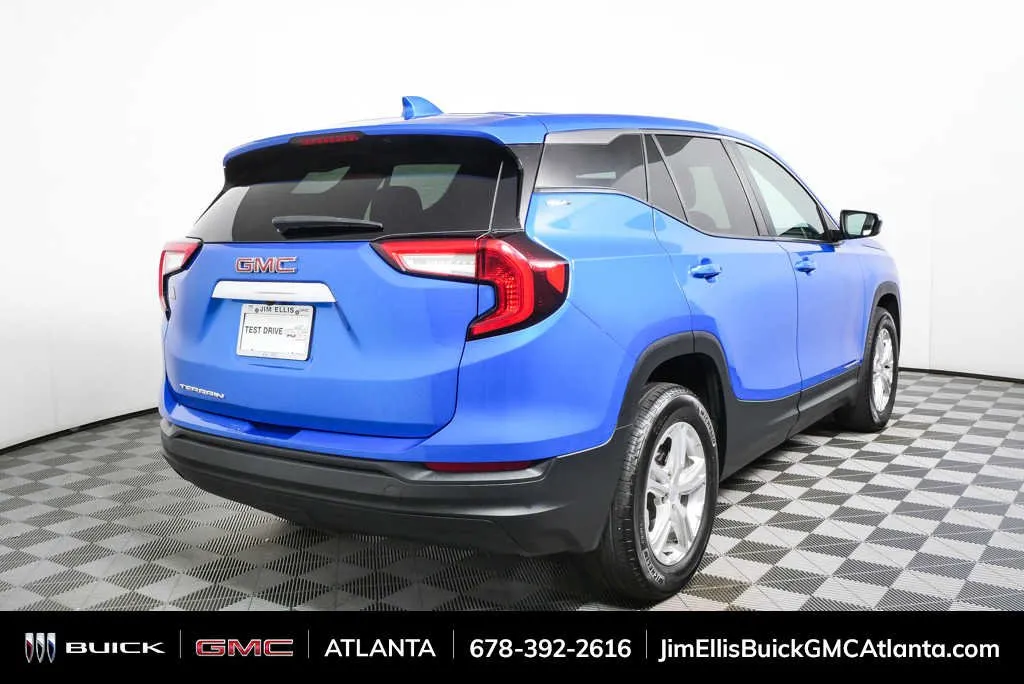 2024 GMC Terrain SLE thumbnail 3