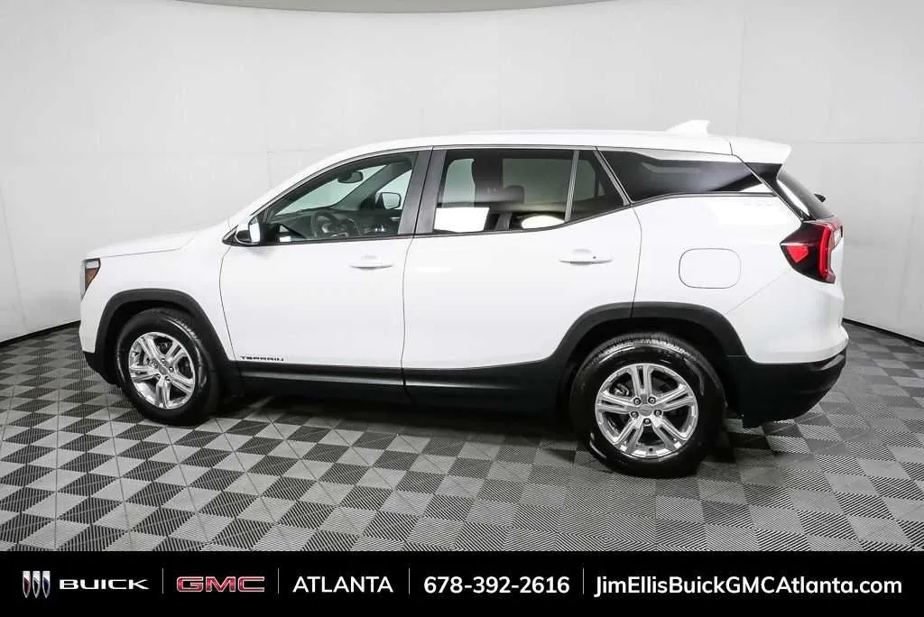 2024 GMC Terrain SLE thumbnail 2