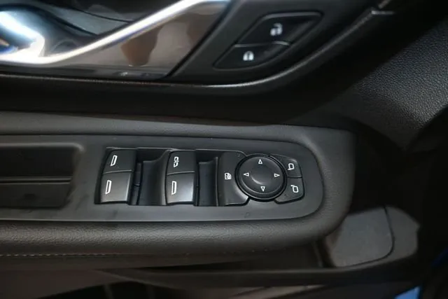 2024 GMC Terrain SLE thumbnail 13