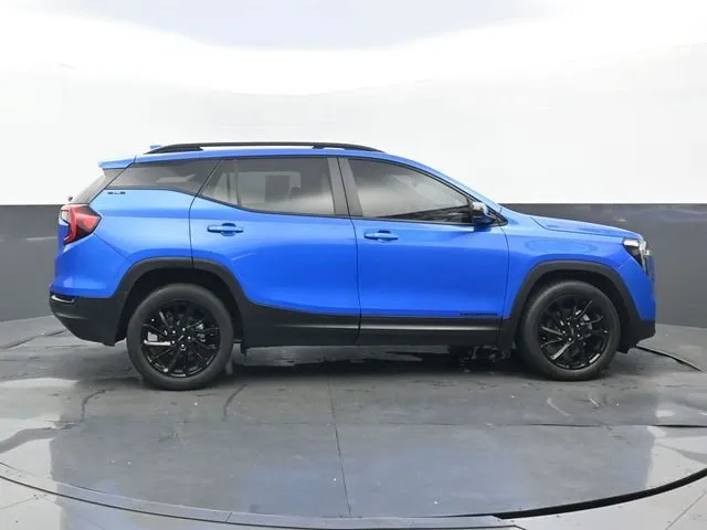 2024 GMC Terrain SLE thumbnail 2