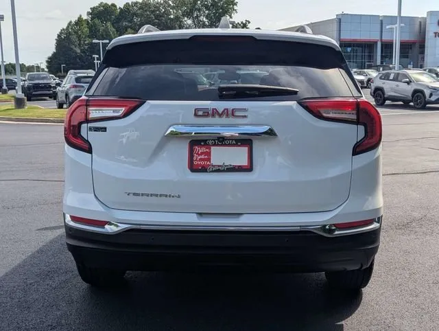 2024 GMC Terrain SLT thumbnail 10