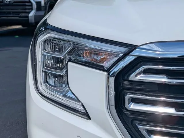 2024 GMC Terrain SLT thumbnail 13