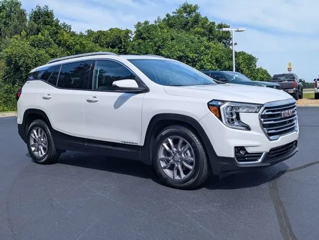 2024 GMC Terrain SLT thumbnail 2