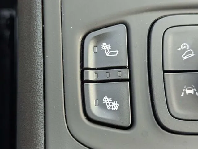 2024 GMC Terrain SLT thumbnail 24
