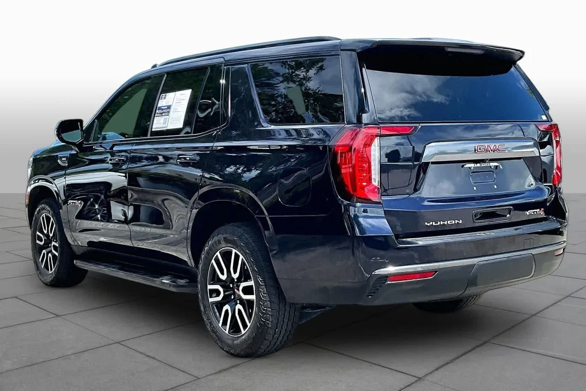 2024 GMC Yukon AT4 thumbnail 12