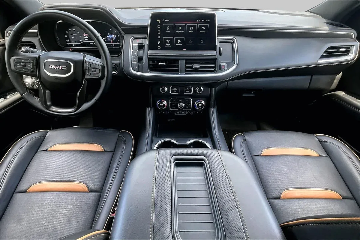 2024 GMC Yukon AT4 thumbnail 16