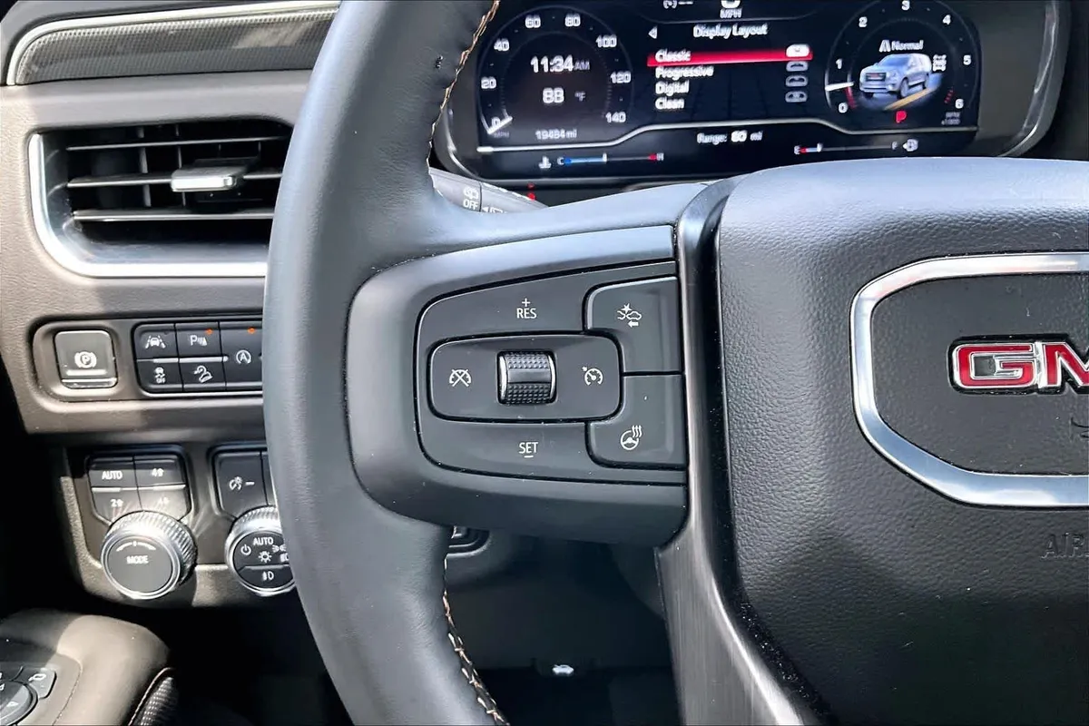 2024 GMC Yukon AT4 thumbnail 22