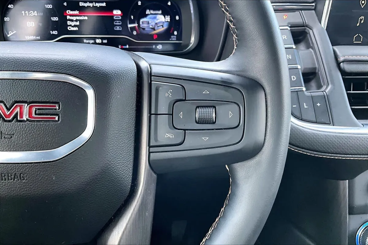 2024 GMC Yukon AT4 thumbnail 23