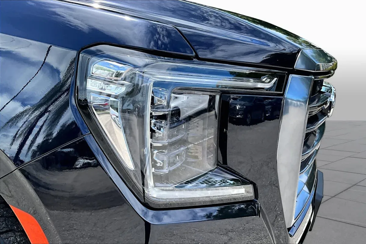 2024 GMC Yukon AT4 thumbnail 28