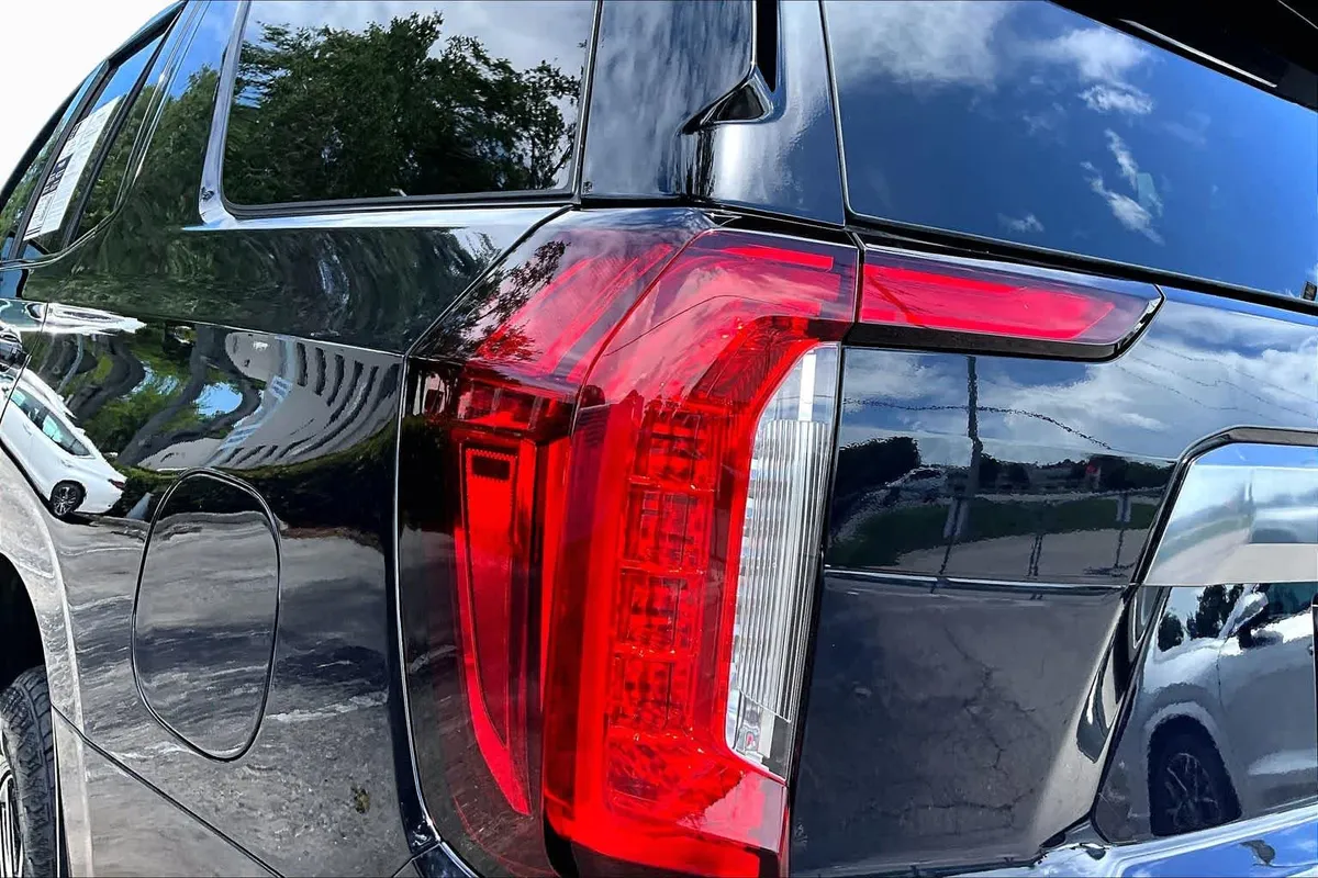 2024 GMC Yukon AT4 thumbnail 29