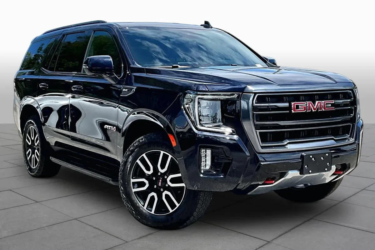2024 GMC Yukon AT4 thumbnail 3