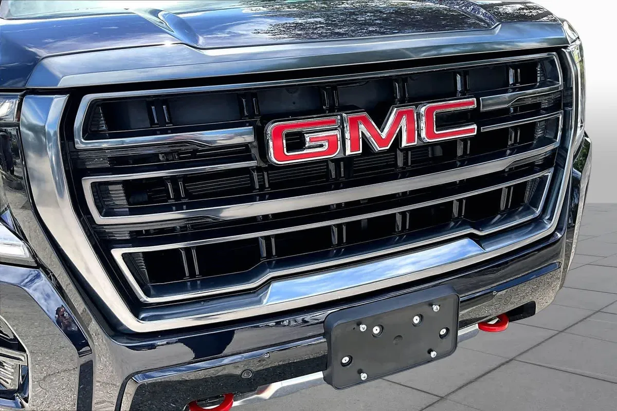 2024 GMC Yukon AT4 thumbnail 30