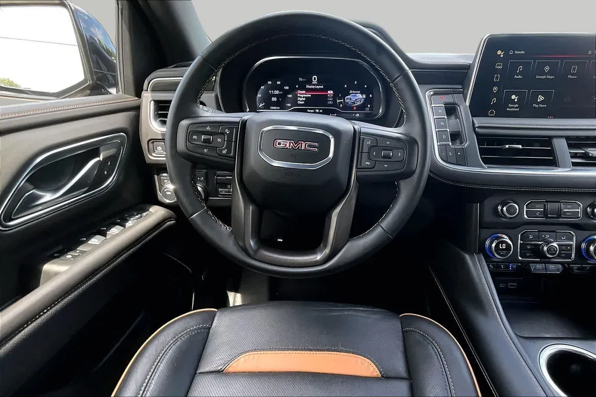 2024 GMC Yukon AT4 thumbnail 6