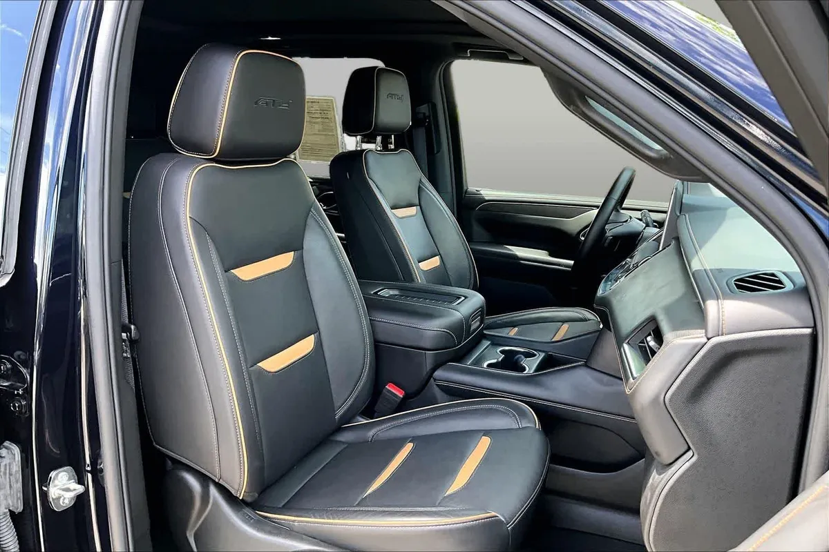 2024 GMC Yukon AT4 thumbnail 9