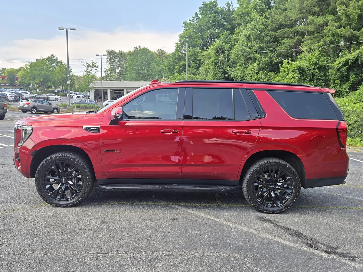 2024 GMC Yukon AT4 thumbnail 2