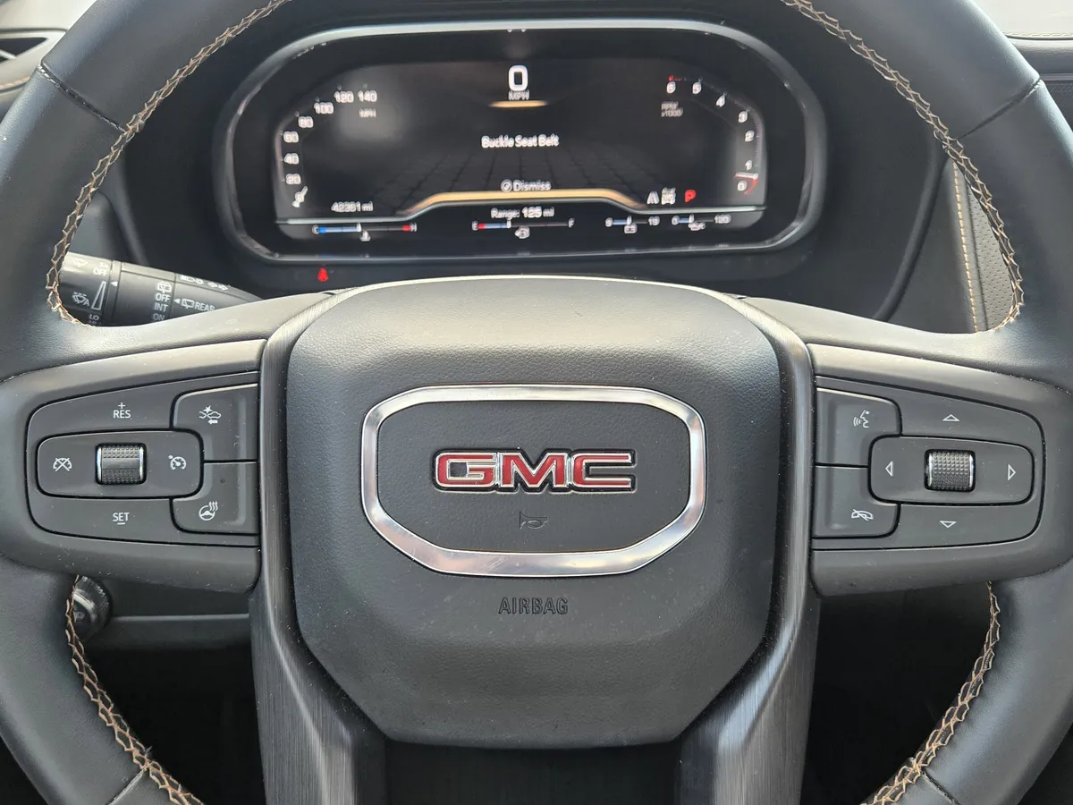 2024 GMC Yukon AT4 thumbnail 29