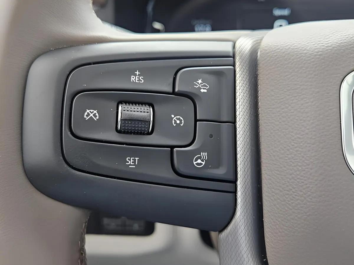2024 GMC Yukon Denali thumbnail 17