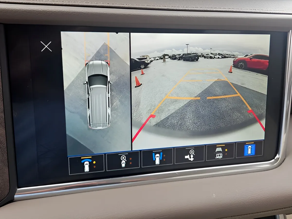 2024 GMC Yukon Denali thumbnail 22