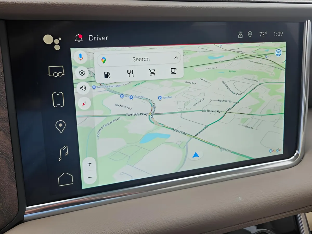 2024 GMC Yukon Denali thumbnail 25
