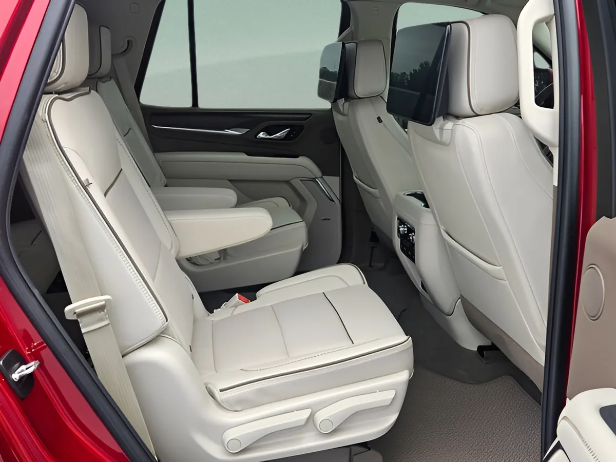 2024 GMC Yukon Denali thumbnail 28