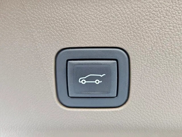 2024 GMC Yukon Denali thumbnail 29