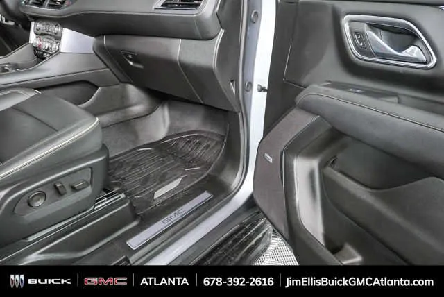 2024 GMC Yukon SLT thumbnail 24