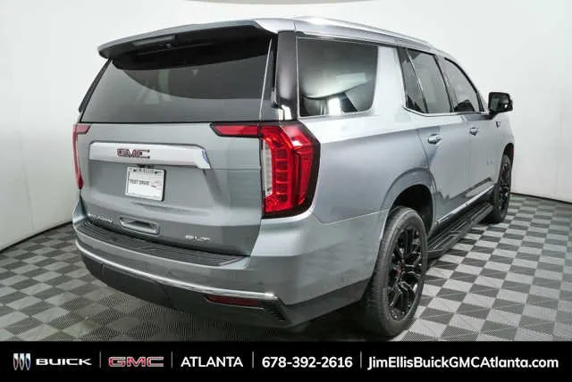 2024 GMC Yukon SLT thumbnail 3