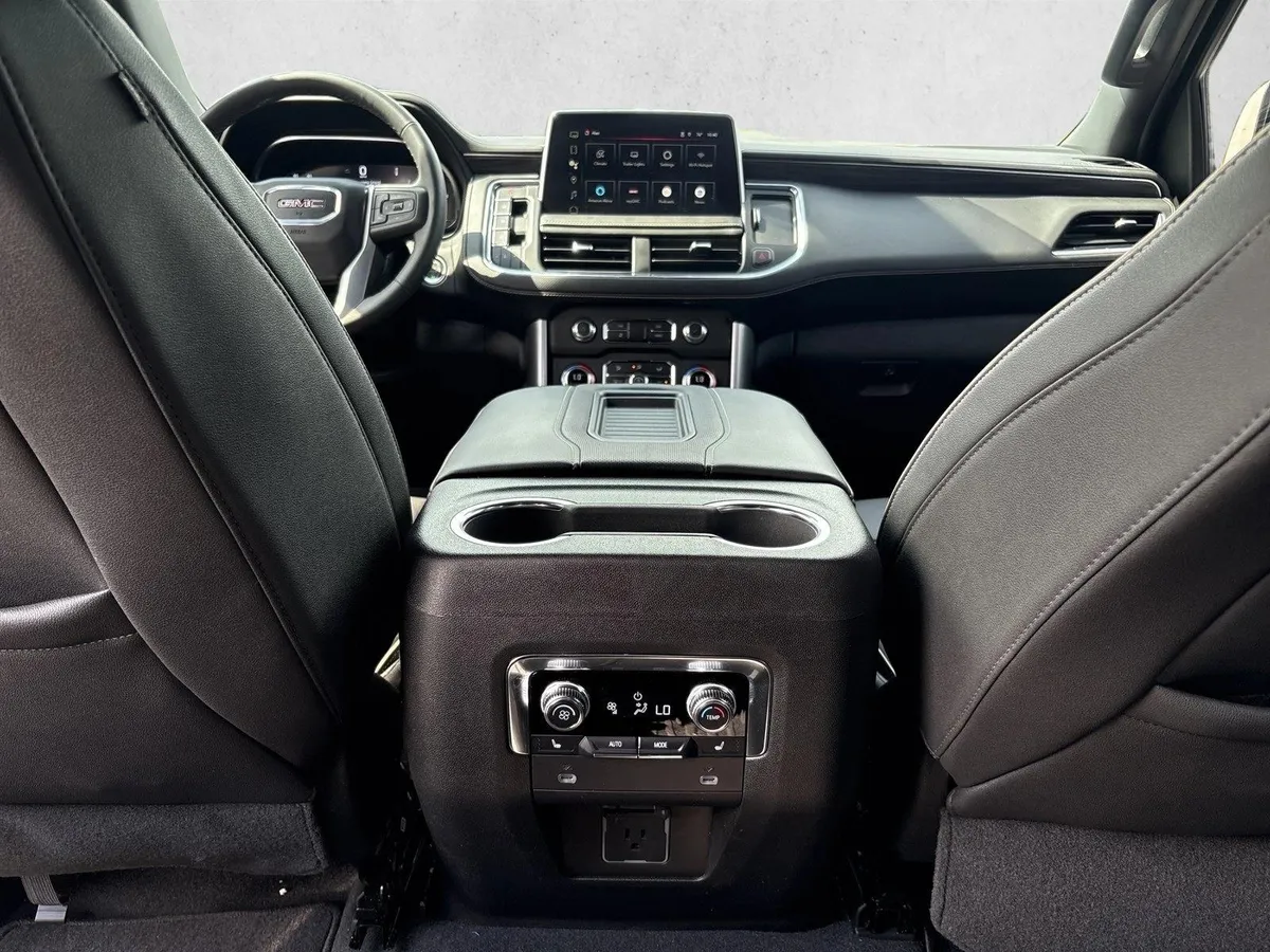 2024 GMC Yukon SLT thumbnail 18